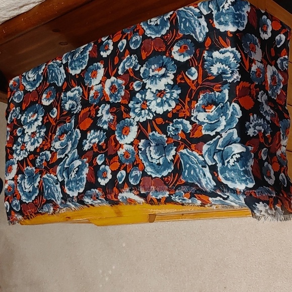 🍁Joe Fresh Large Navy Floral Soft Winter Scarf - Picture 1 of 4